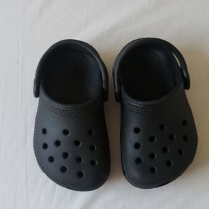 Toddler Black Crocs Size 5